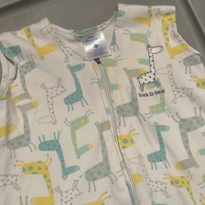 Halo sleep sack. medium. Giraffe